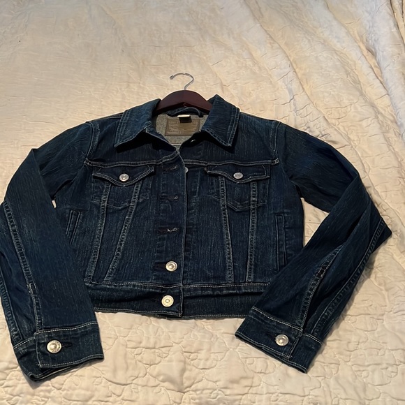 Levi Trucker Jacket NWOT size S/P Six pocket Jean Jacket Super Cute - Picture 2 of 13